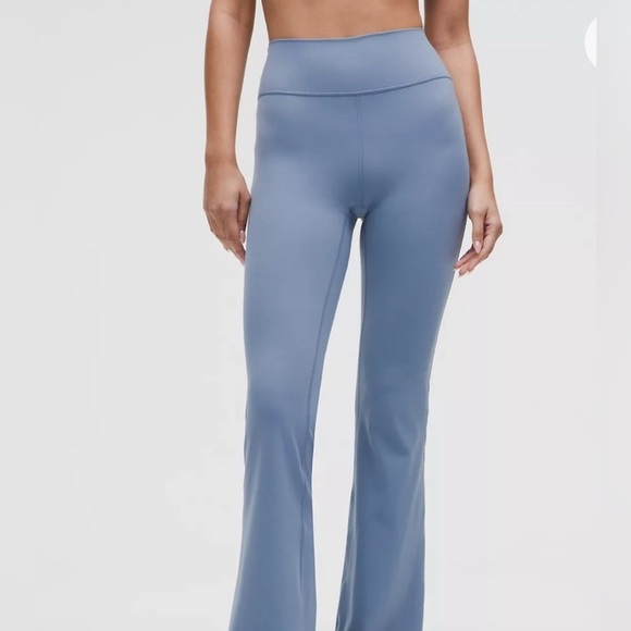 Lululemon GROOVE NULU HR FLARED Leggings Pant washed denim blue sz 8 - Picture 4 of 4